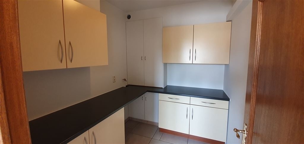 Luxueus afgewerkt triplex-appartement met groot terras foto 15