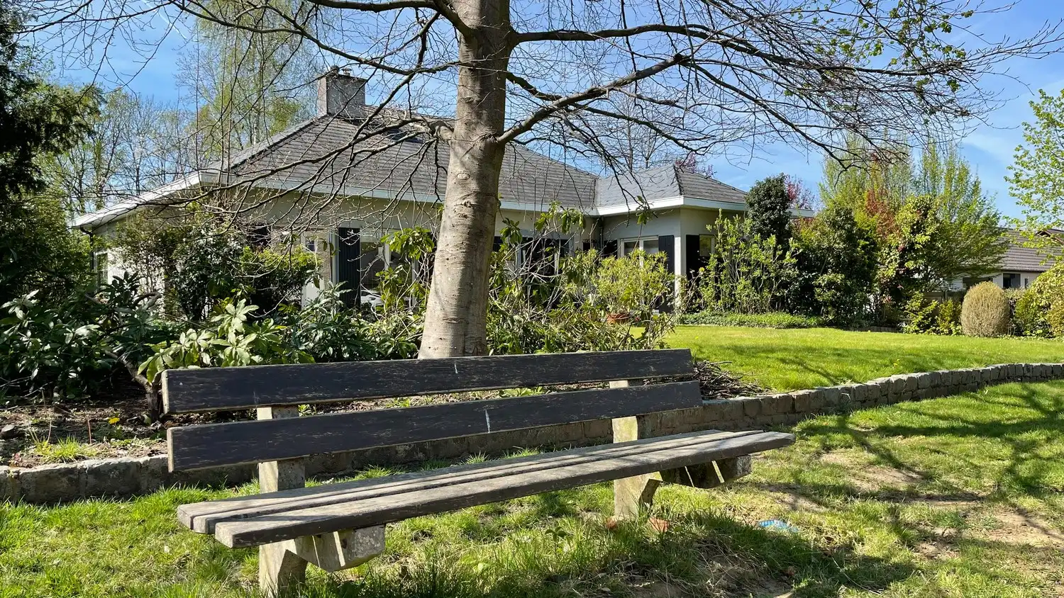 Rustig gelegen luxe-bungalow op een royaal groen perceel van 1.882m² in Tessenderlo foto 2