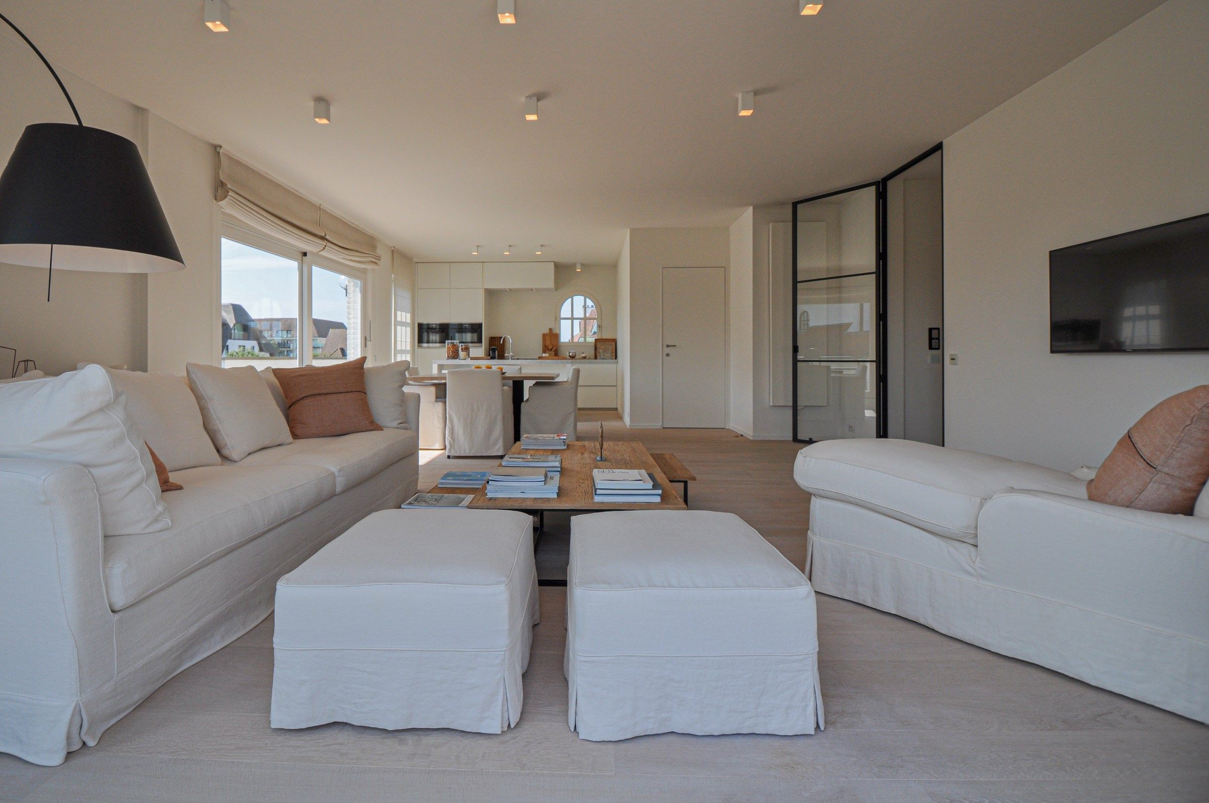 Subliem hoekappartement met ruime terrassen gelegen in het prestigieuze domein Tennis Garden. foto 23