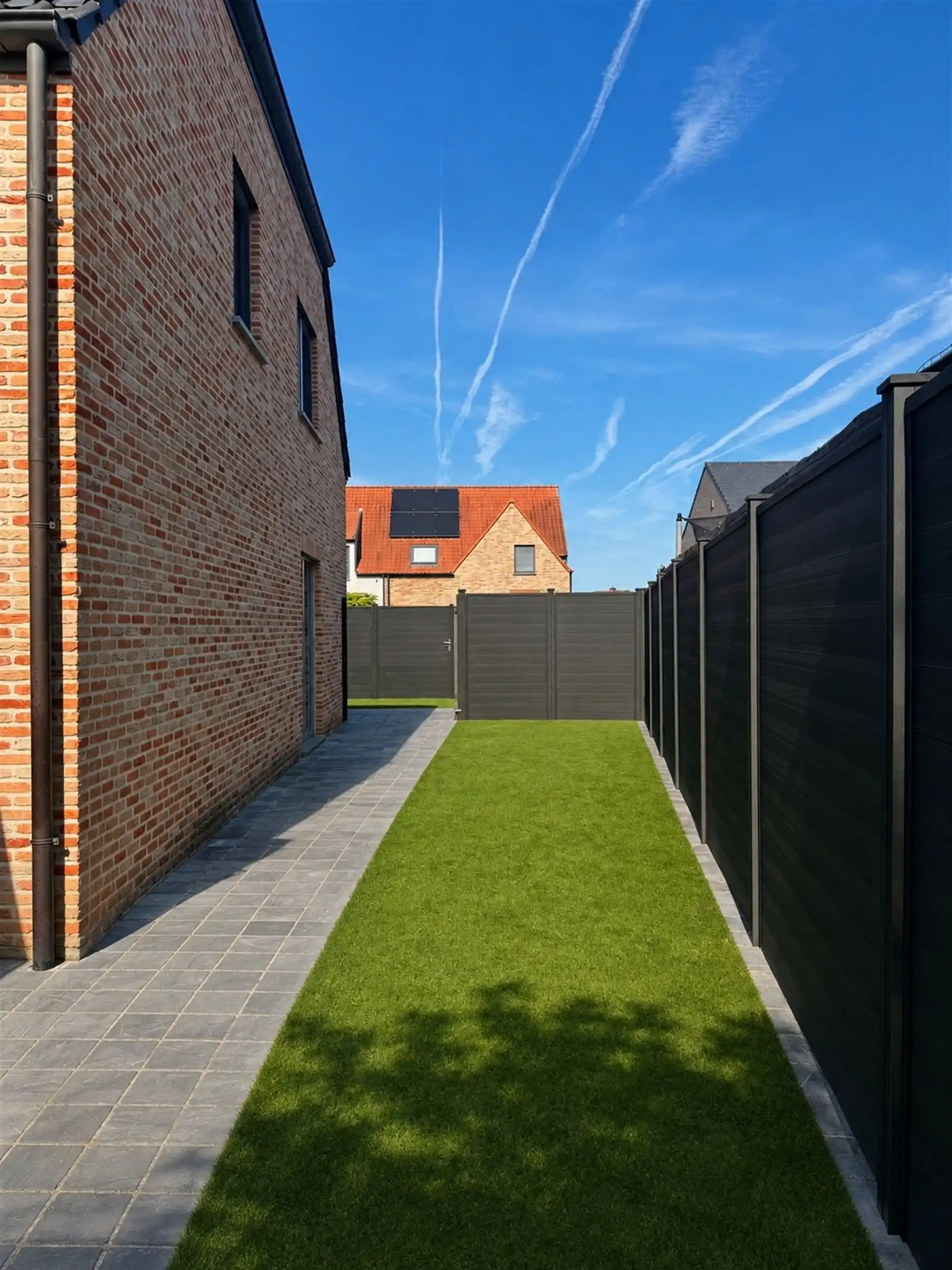 Recente woning met drie ruime slaapkamers en garage foto 17