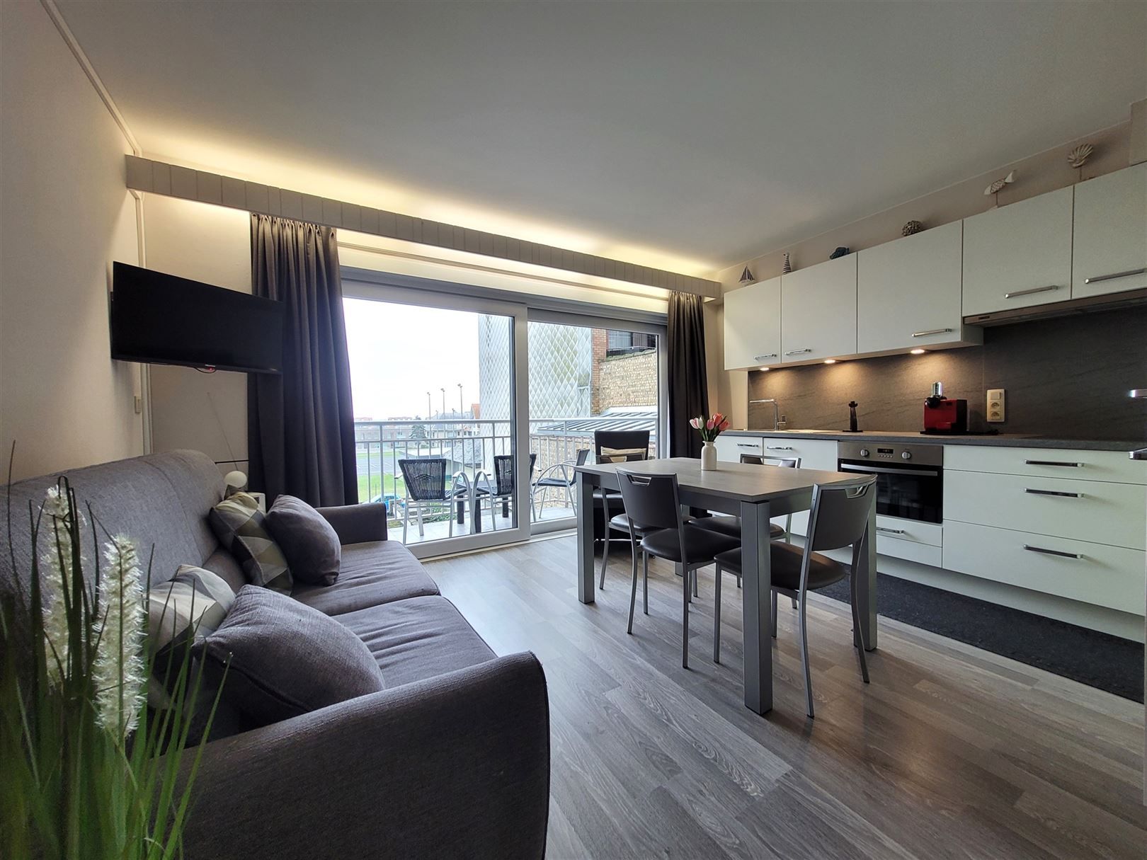 Vakantiestudio op de zeedijk van Middelkerke foto {{pictureIndex}}