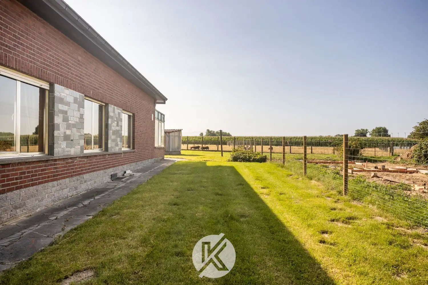 Vrijstaande woning met renovatiepotentieel foto 8