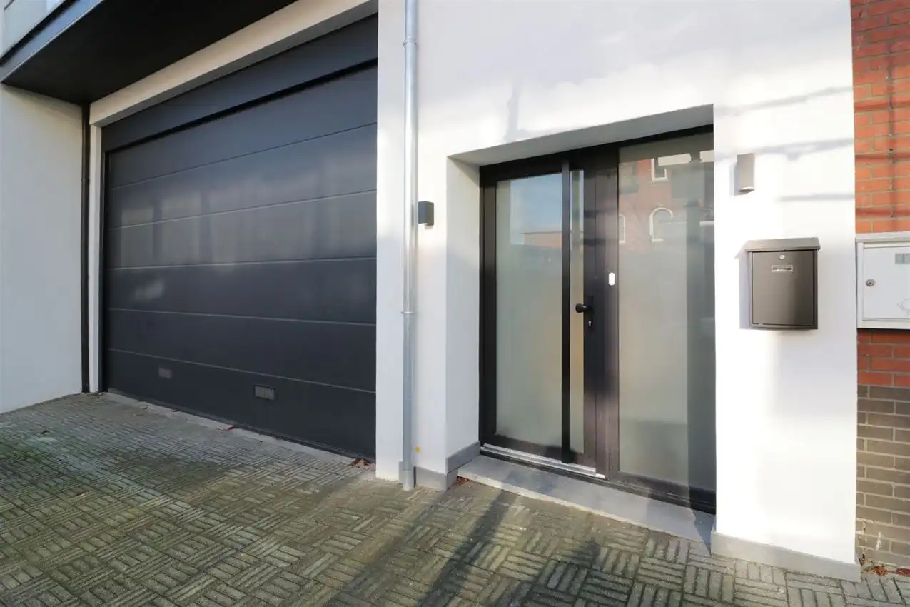 gerenoveerd, energiezuinig, inpandig Zgericht terras en garage foto 4