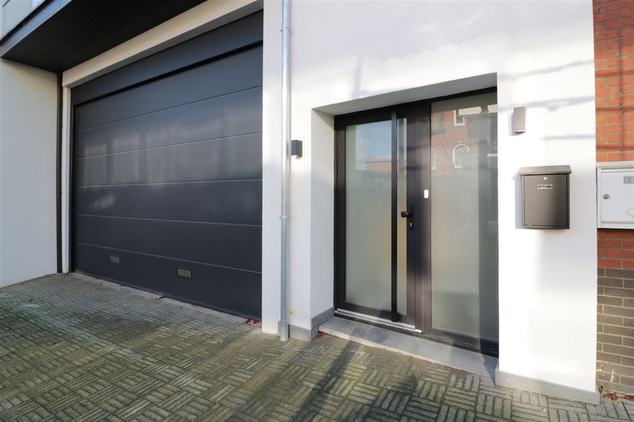 gerenoveerd, energiezuinig, inpandig Zgericht terras en garage foto 4