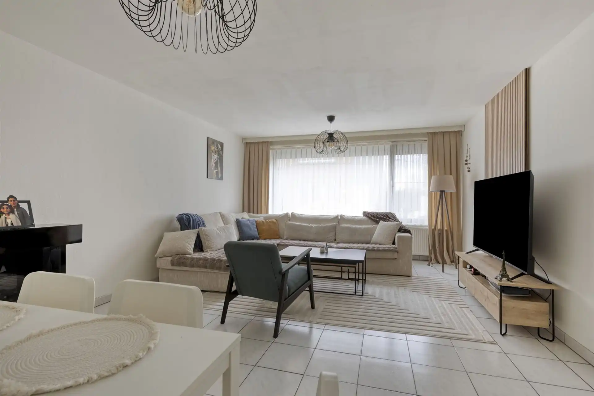 Instapklaar app. met 2 slaapkamers, terras en garage. foto 4