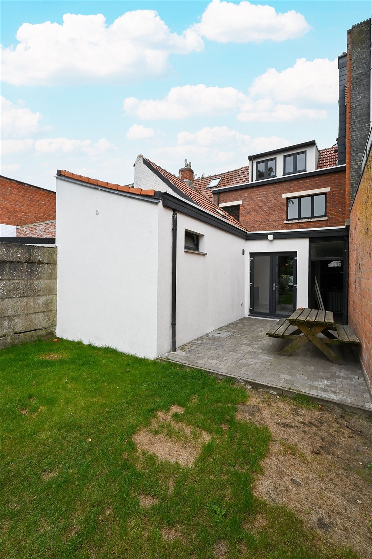 Gerenoveerde woning met leuke authentieke elementen foto 27