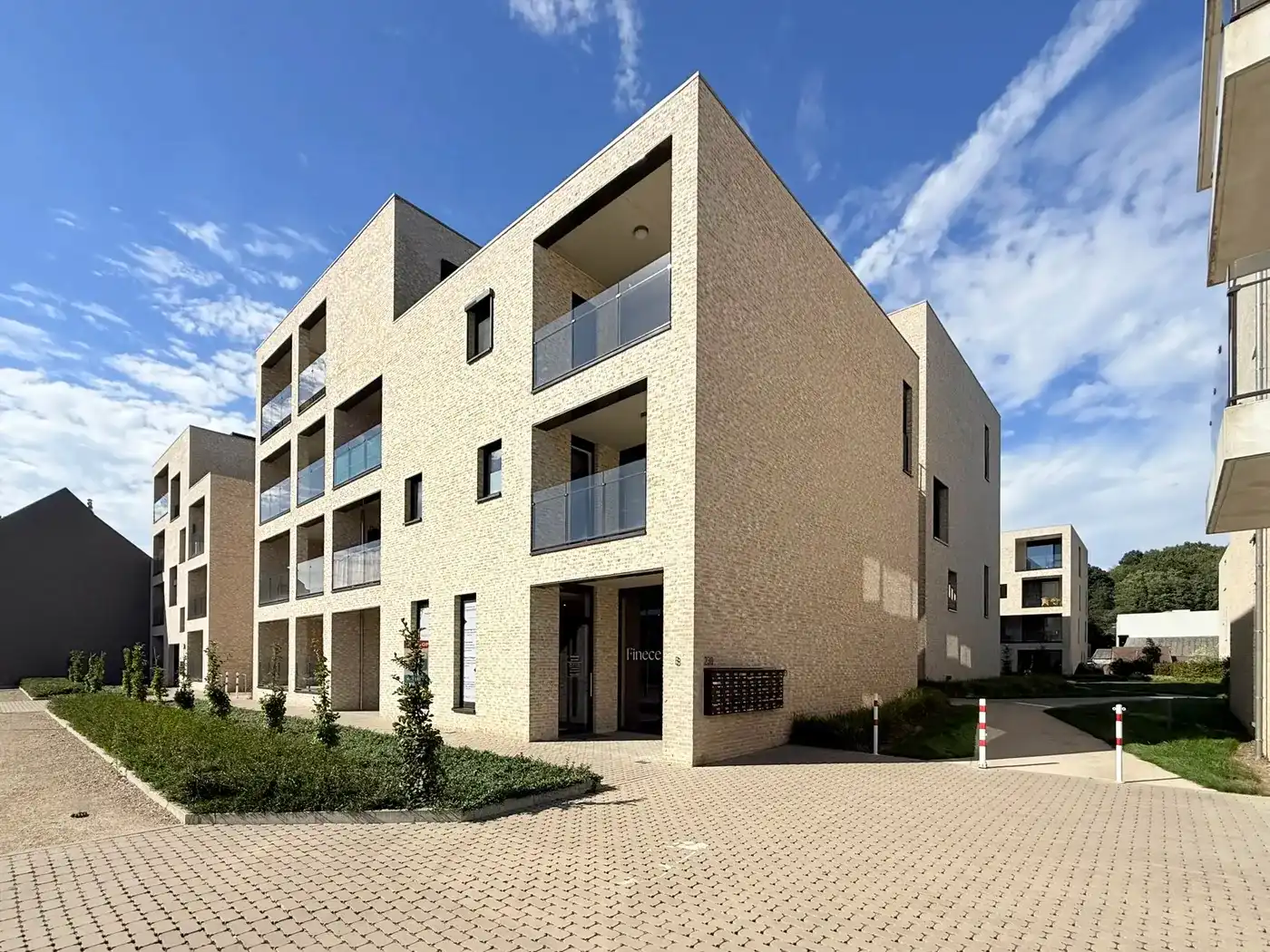 Modern gelijkvloers appartement met tuin en ondergrondse parkeerplaats in Tielt-Winge foto {{pictureIndex}}