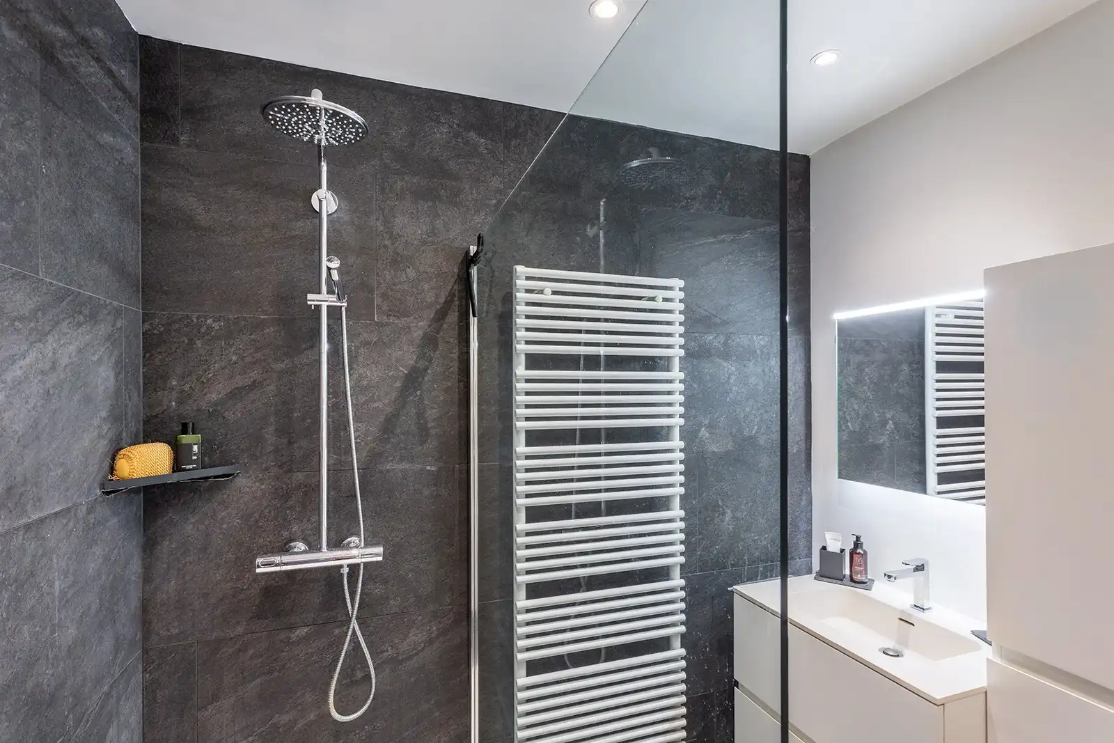 Energiezuinig 3-slaapkamerapp. nabij Centraal Station foto 18