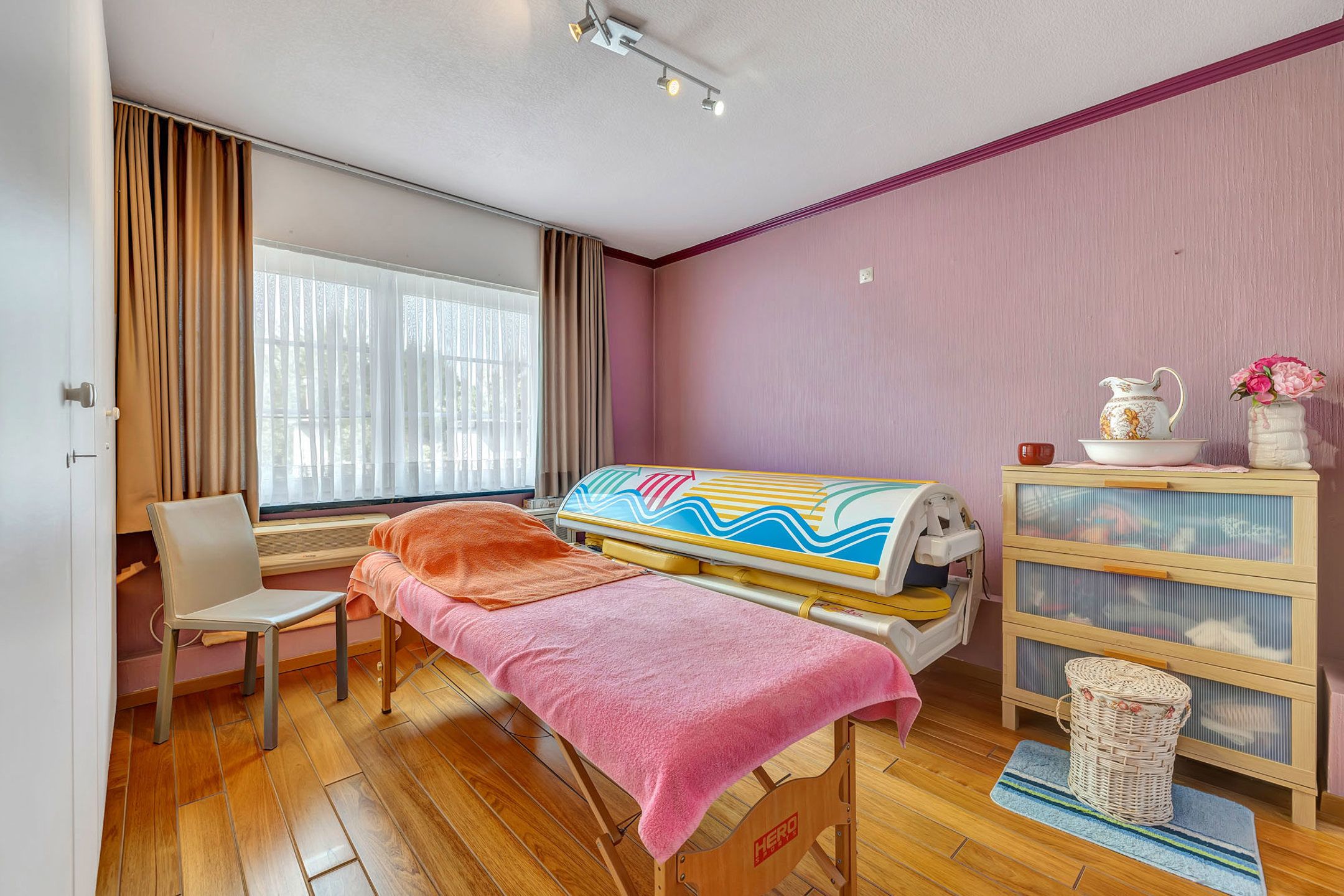Ruime woning met praktijkruimte in rustige straat te Okegem foto 19