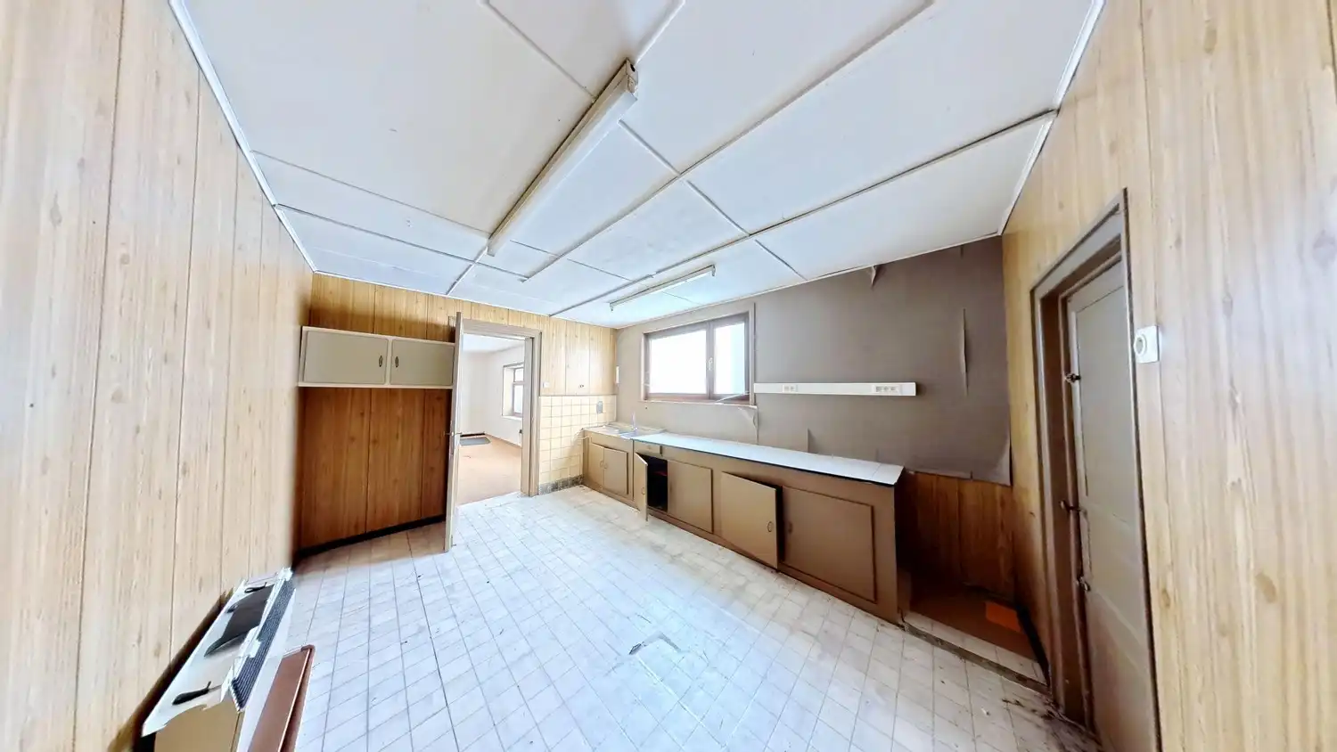 Handelspand met zeer ruim appartement in het centrum Brakel! foto 8