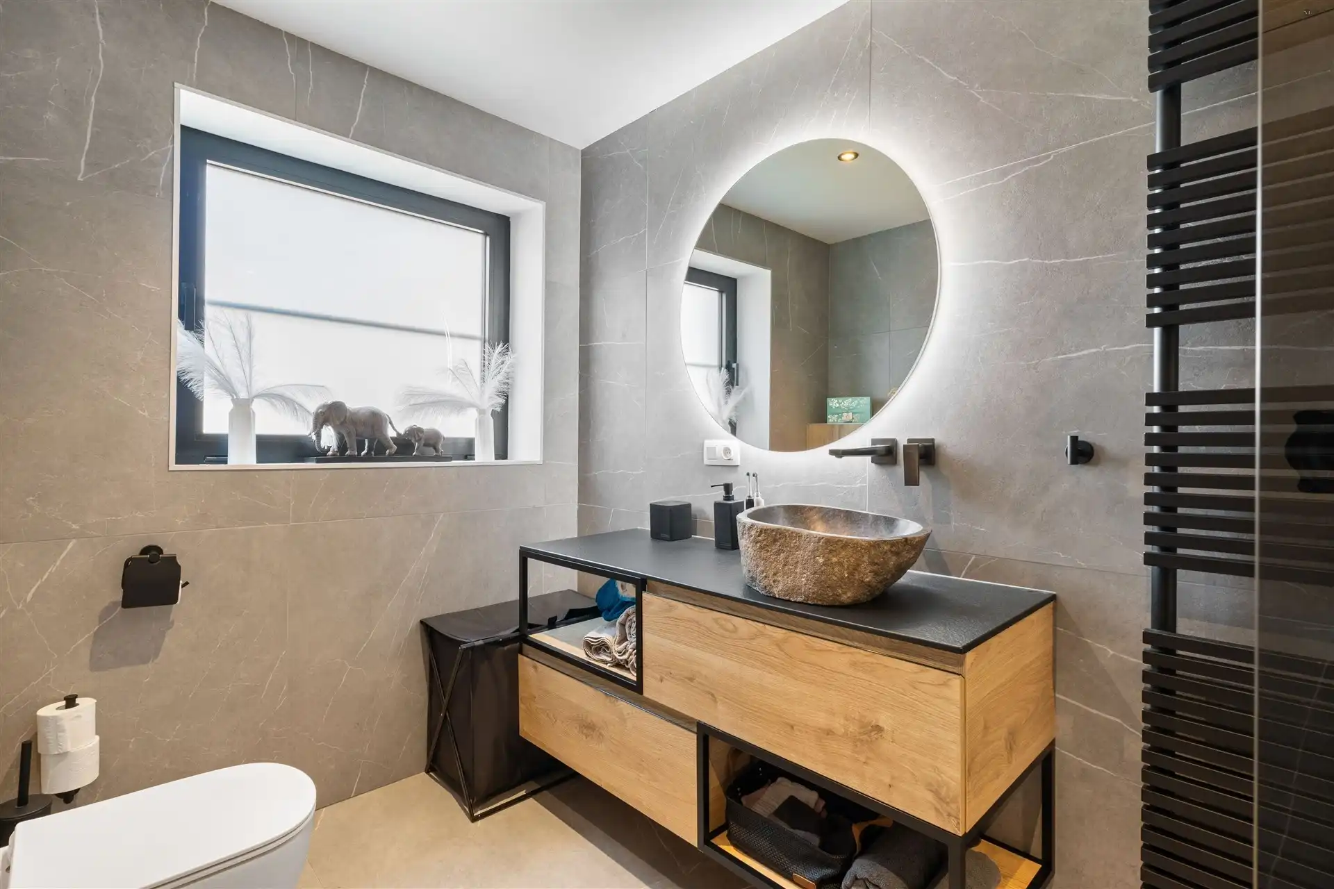 Gerenoveerde bungalow in een rustige woonwijk te Stekene foto 13