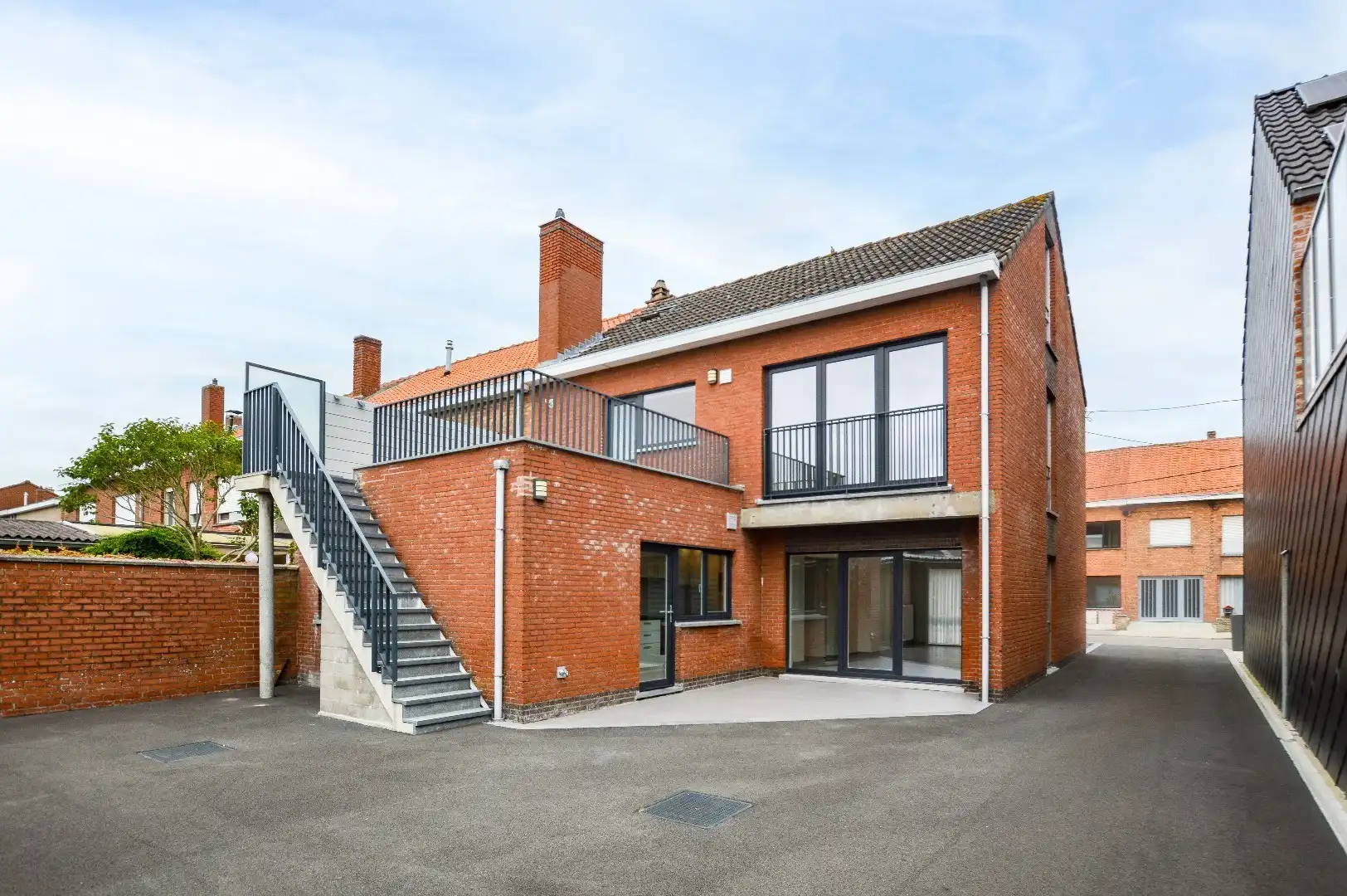 Duplex appartement met 2 slpks en 2 garages in centrum Eernegem foto 14