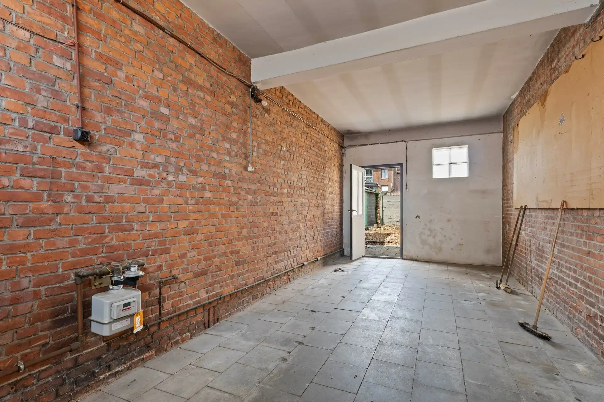 te renoveren rijwoning met potentieel foto 10