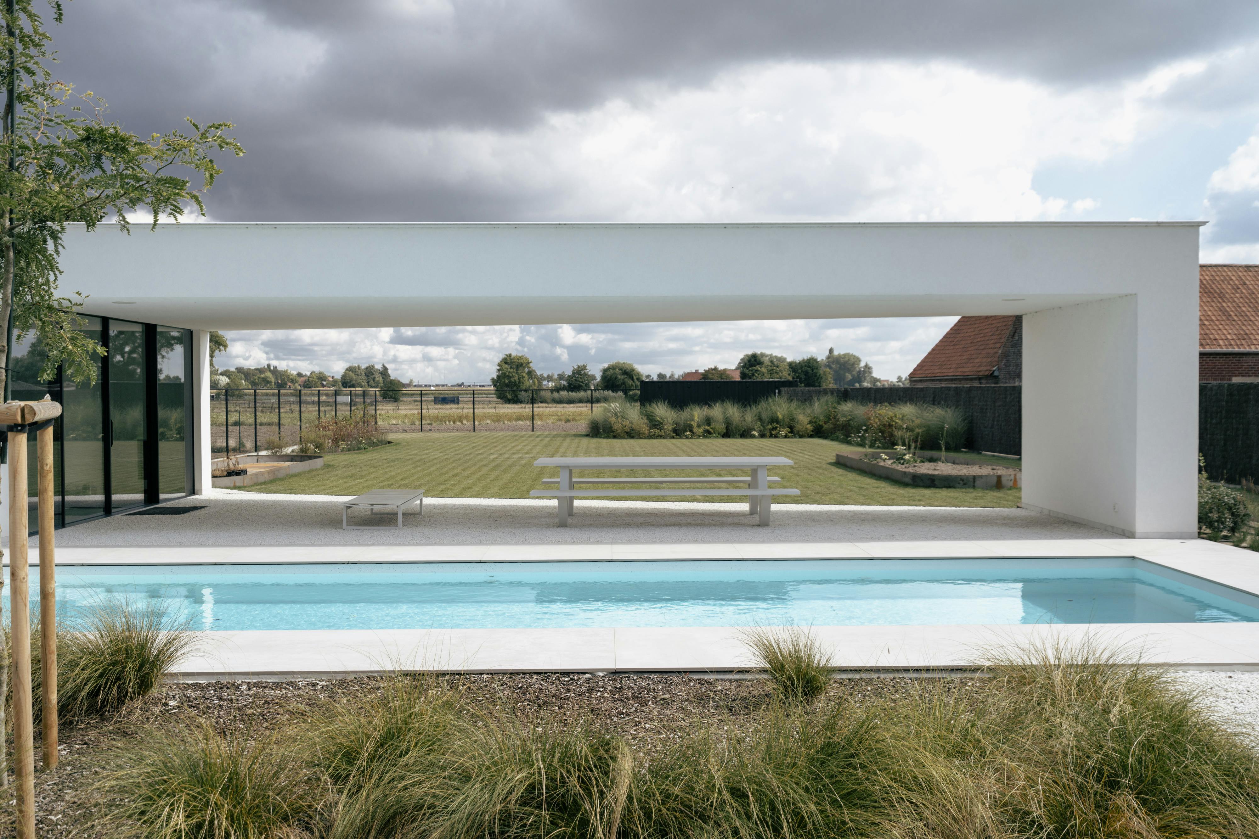 Hypermoderne strakke villa met zwembad nabij Roeselare foto 43