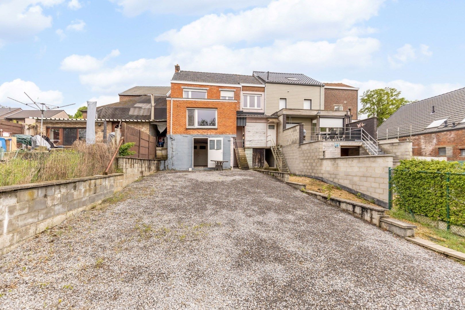 Ruime woning met 4 slaapkamers, garage en diepe tuin met inrit foto 25