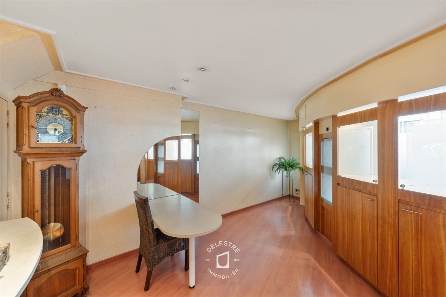 SOLIDE (HANDELS)WONING MET GARAGE BRUSSELBAAN foto 12