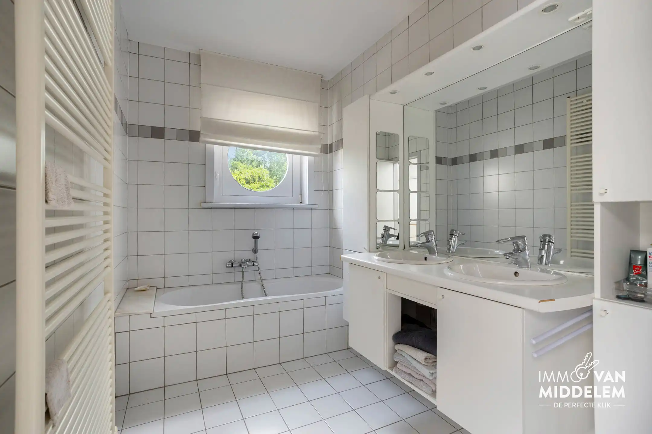 DUPLEXAPPARTEMENT MET 3 SLAAPKAMERS, GARAGE EN BERGING foto 12