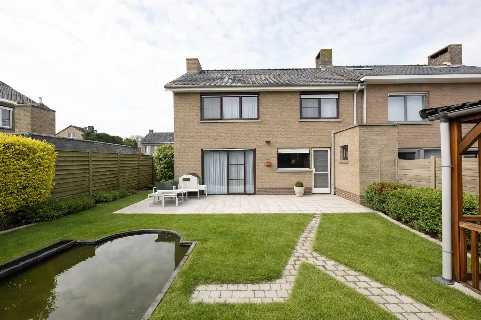 RUIME HALF OPEN BEBOUWING OP 312 m² | GARAGE |  TUIN foto 16