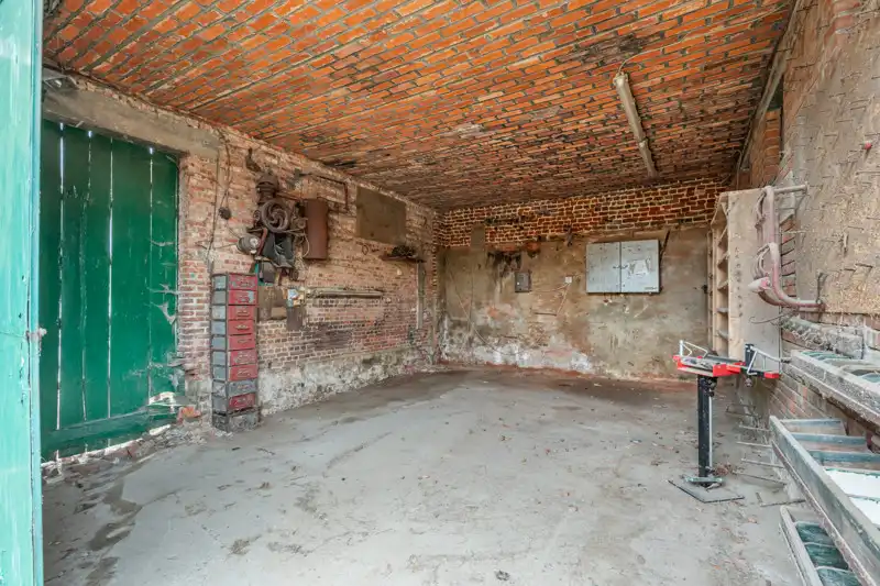 Statig herenhuis met binnenkoer en stallingen op een perceel van 1758 m² in het dorp van Waanrode foto 36