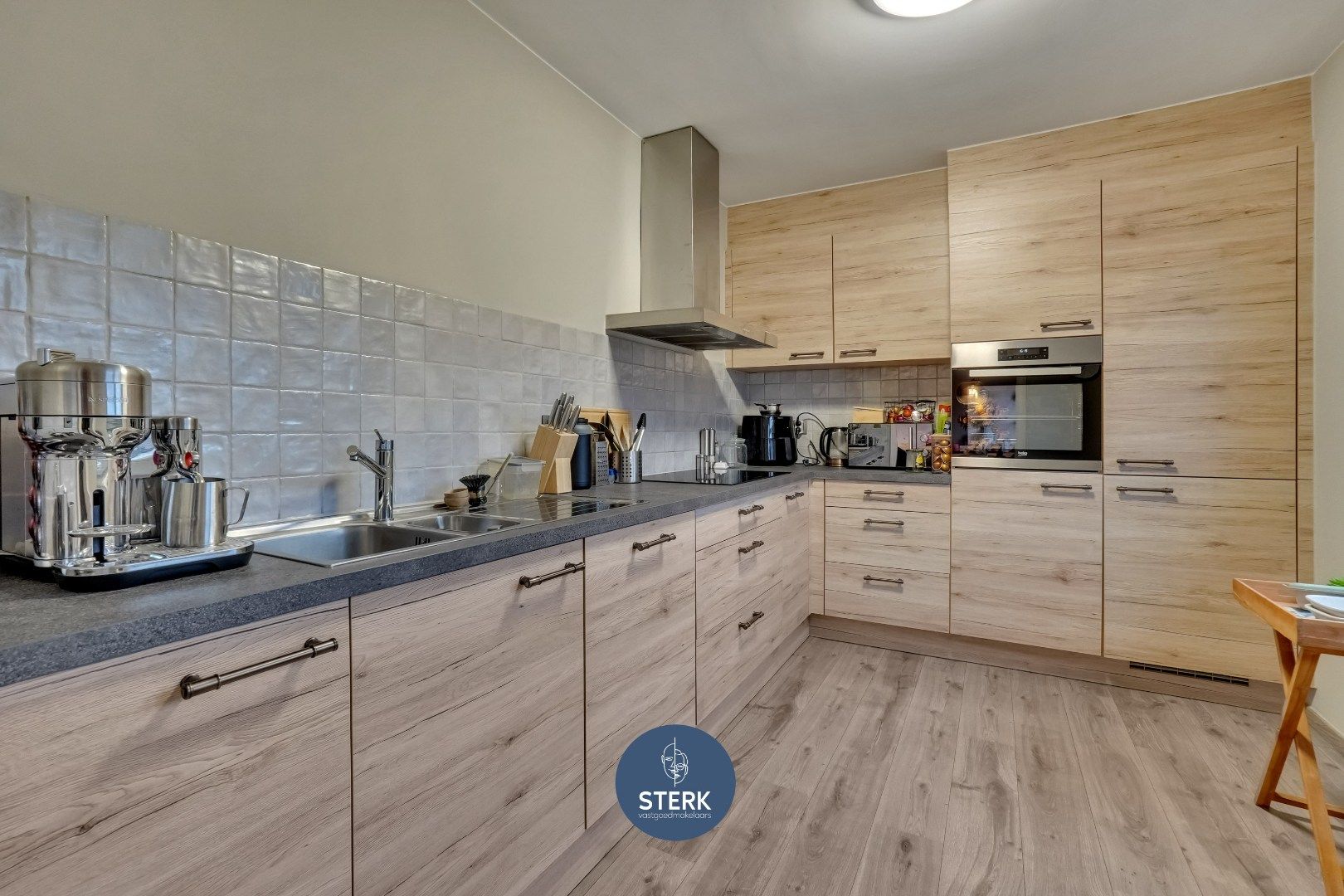 INSTAPKLAAR 2 SLPK-APPARTEMENT OP EEN CENTRALE LOCATIE IN HARTJE LANAKEN !   foto 9