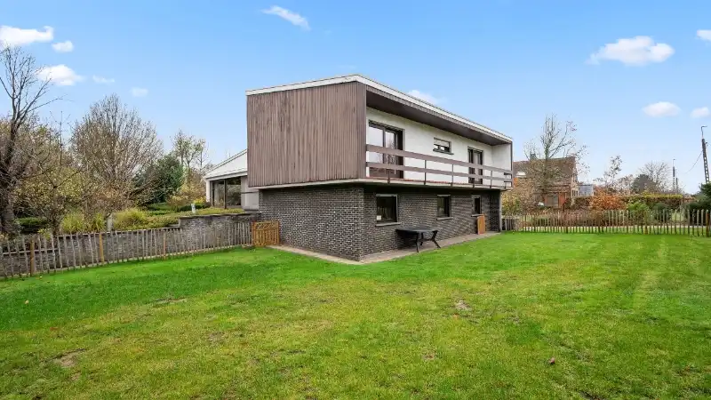 Villa van 285m² op 10a16ca met 5 slaapkamers foto 33