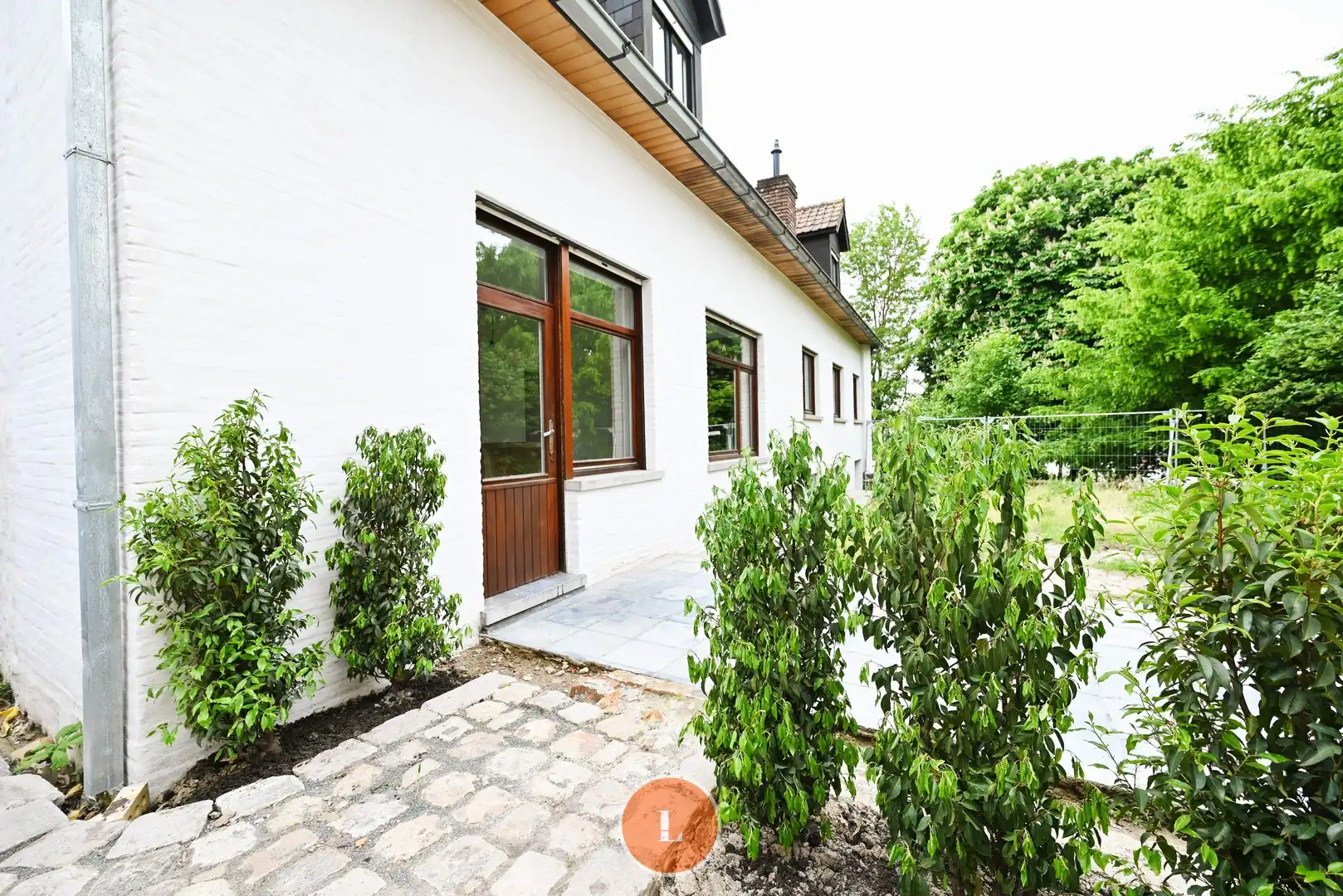 Uniek gelegen gerenoveerde woning te koop in het centrum van Menen.&nbsp; foto 2