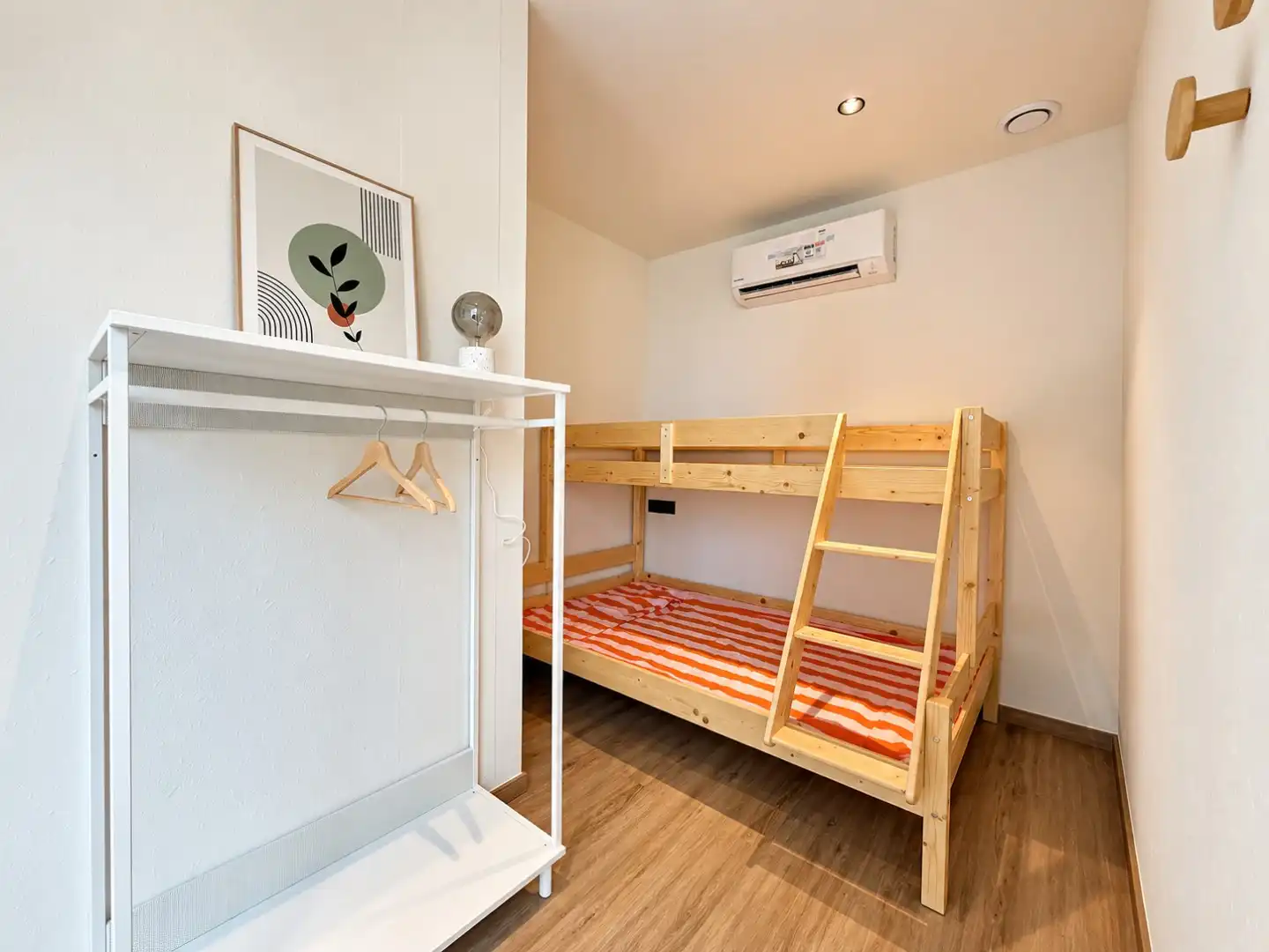 Opzoek naar een 2e verblijf of investering vlak bij natuurgebied De Doornpanne in vakantiepark Cabin Aan zee? foto 6