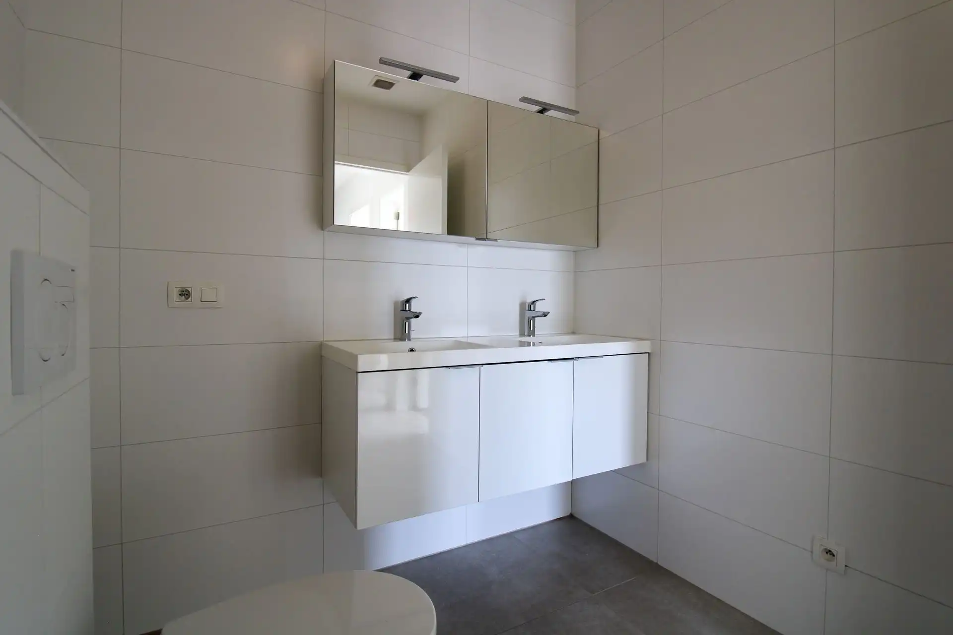 Instapklare patiowoning met 3 slaapkamers en 2 autostaanplaatsen in het rustige Uikhoven/Maasmechelen! foto 14