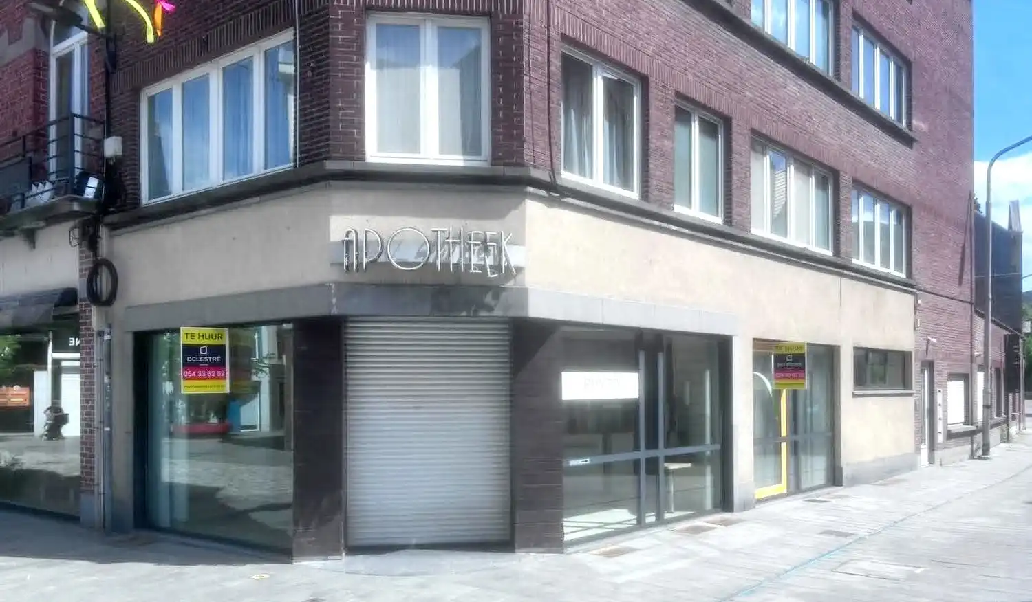 UITSTEKEND GELEGEN HOEKLOCATIE MET INDRUKWEKKENDE GEVELBREEDTE foto {{pictureIndex}}
