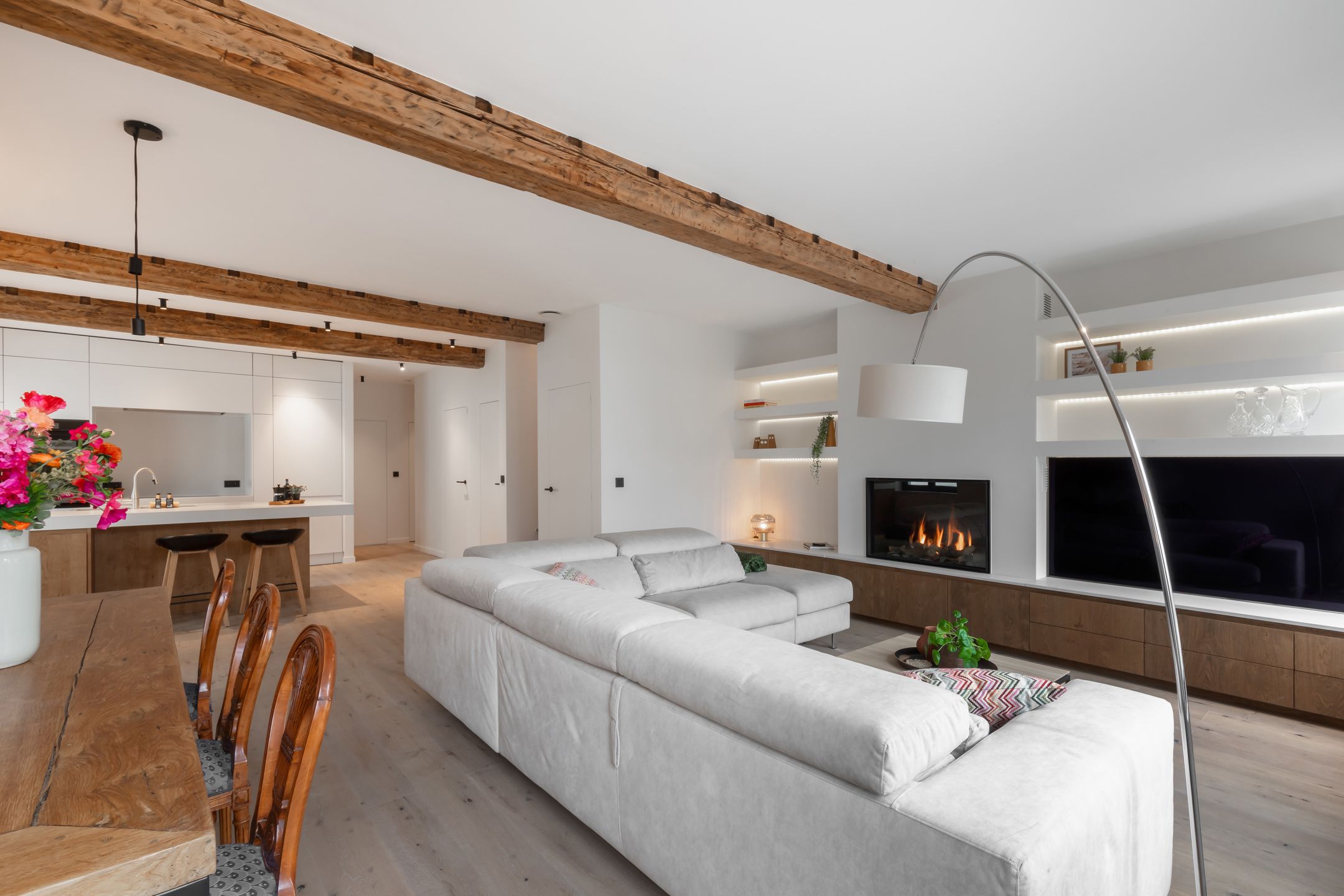 Penthouse met zeer ruim terras( 30m²), privé lift en spa foto 7