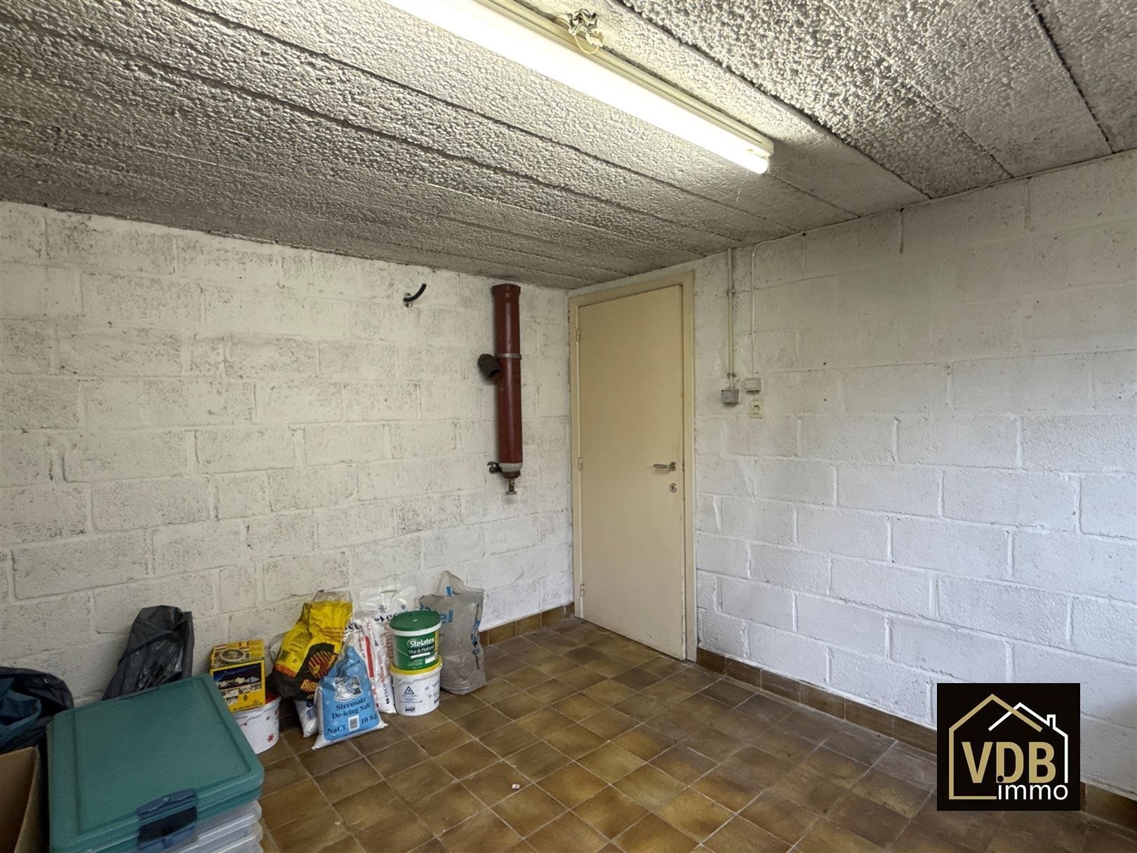 BUNGALOW -  WONING MET 3 SLAAPKAMERS EN 2 GARAGES foto 47