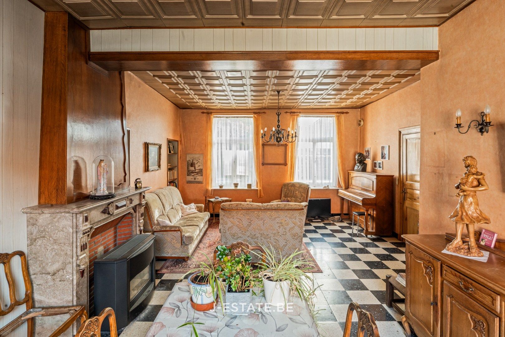 Authentieke vierkantshoeve met binnenplaats, bijgebouwen en prachtig uitzicht foto 12