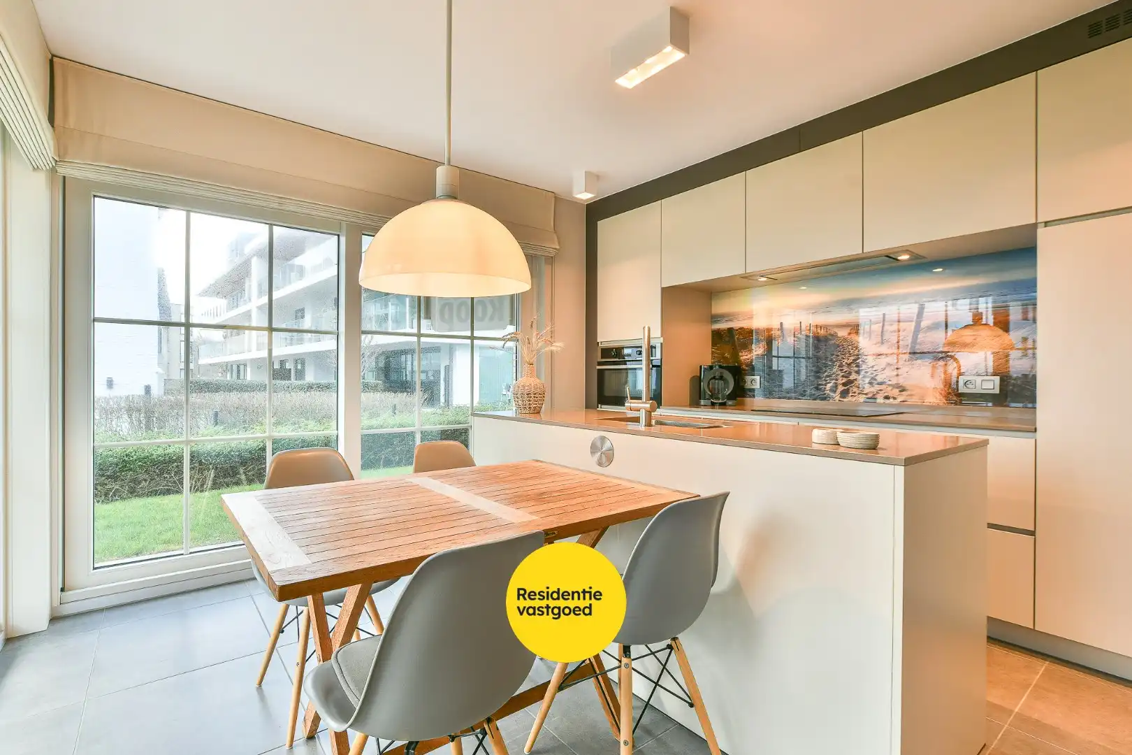 Gelijkvloers 2-slaapkamerappartement met tuin op toplocatie vlakbij de zee!  foto 8