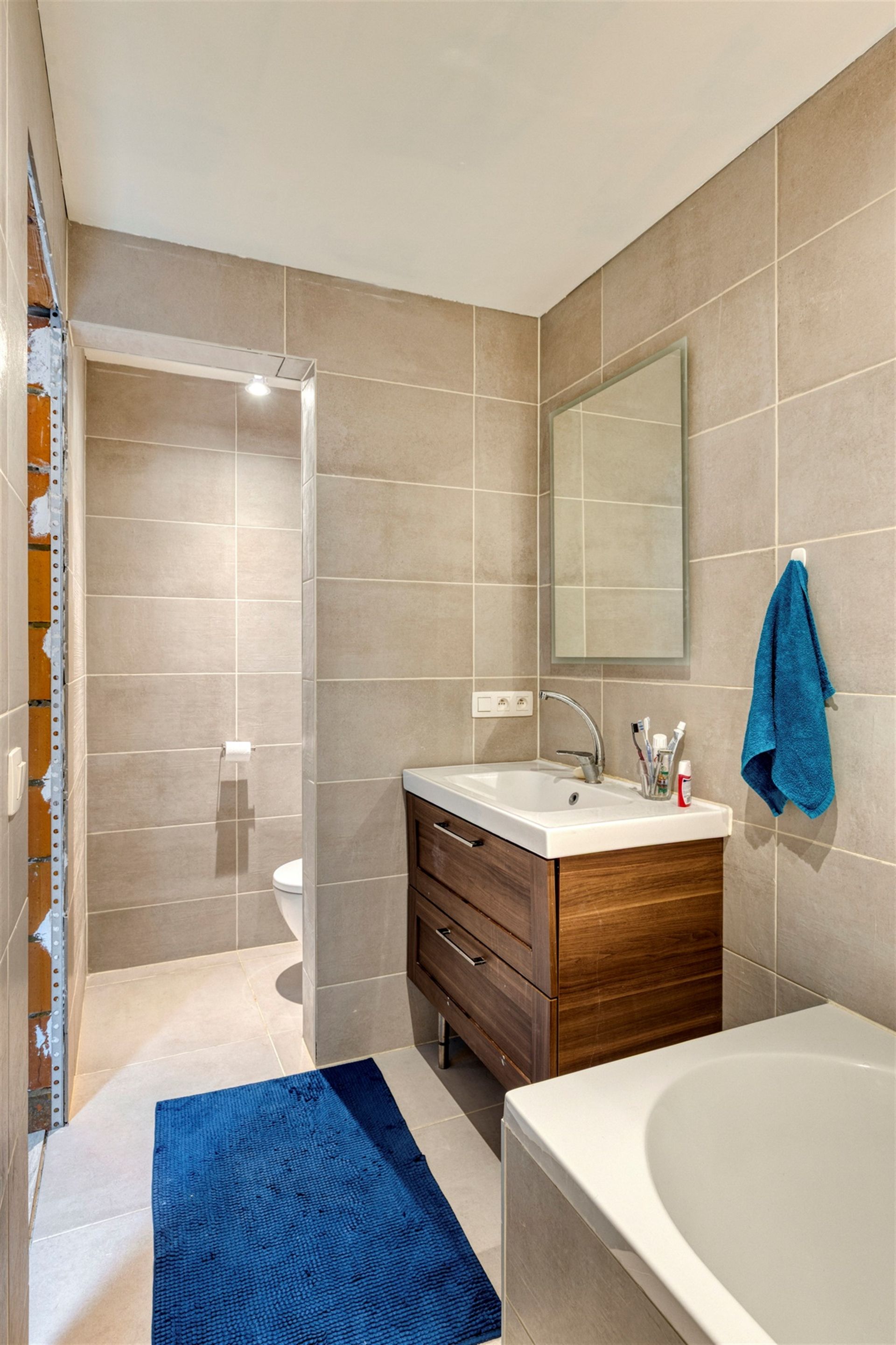 Gerenoveerde woning nabij het centrum foto 14