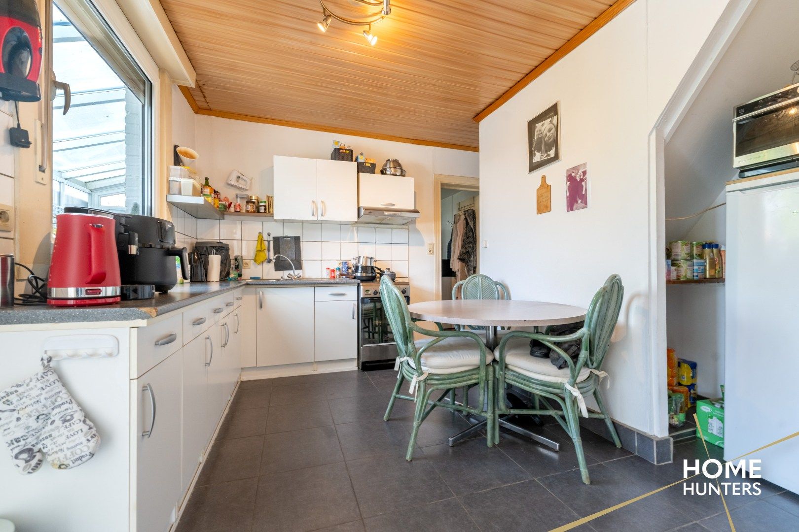 Alleenstaande woning met bijgebouwen op 1050 m² foto 10