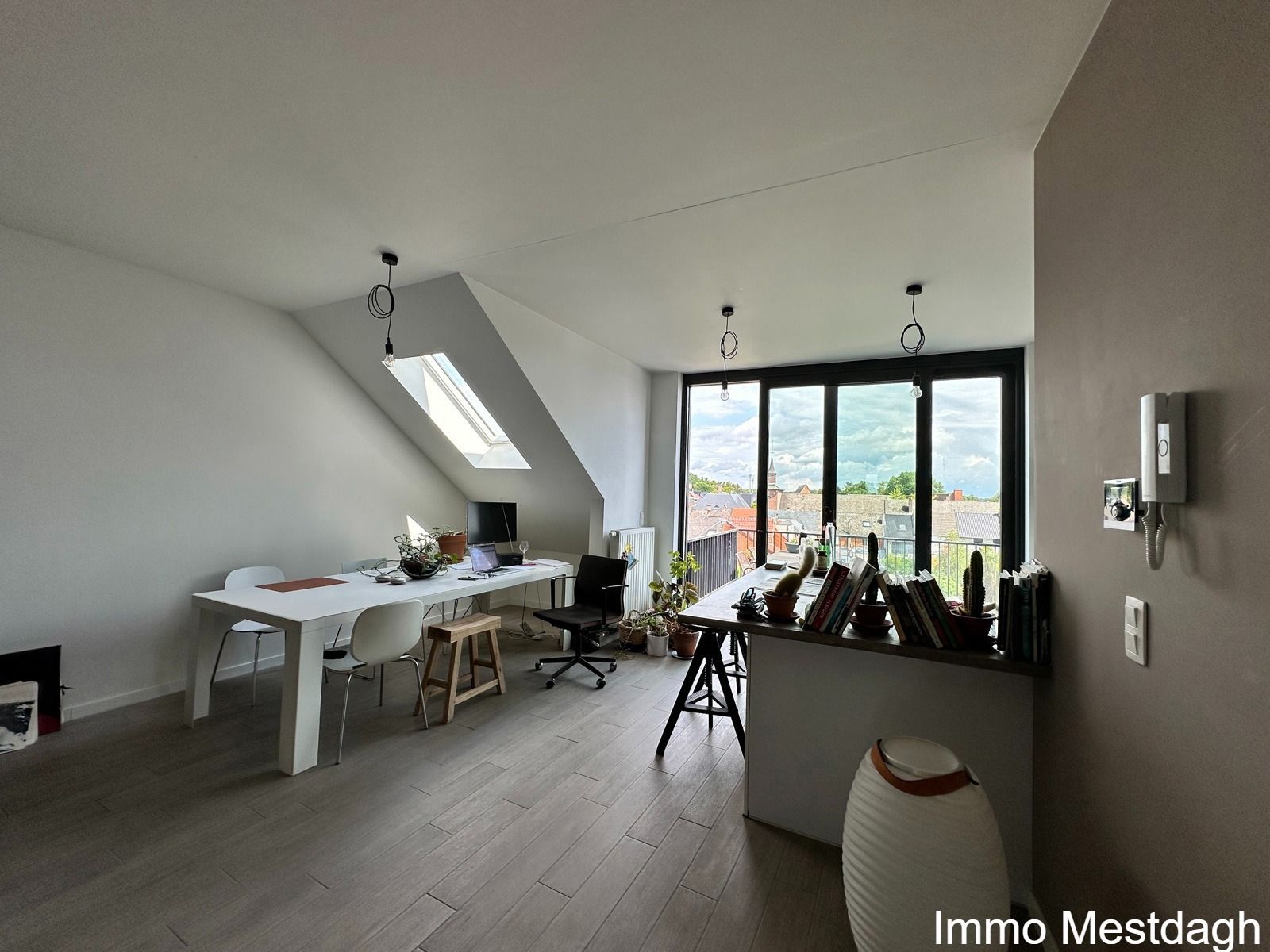 Duplex appartement op bovenste verdieping met terras & 3 slaapkamers in centrum Diest. foto 6