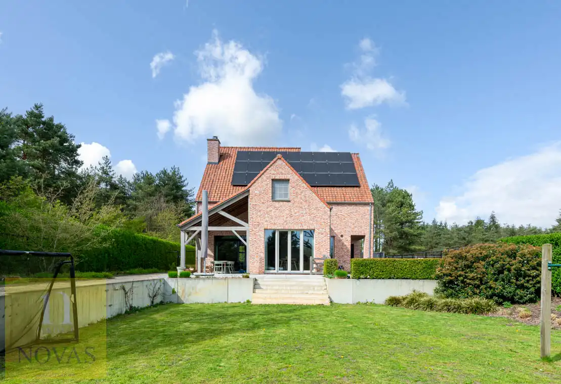 Prachtige woning, zonnepanelen, warmtepomp, thuisbatterij, 4 slaapkamers, bouwjaar 2015 foto 2