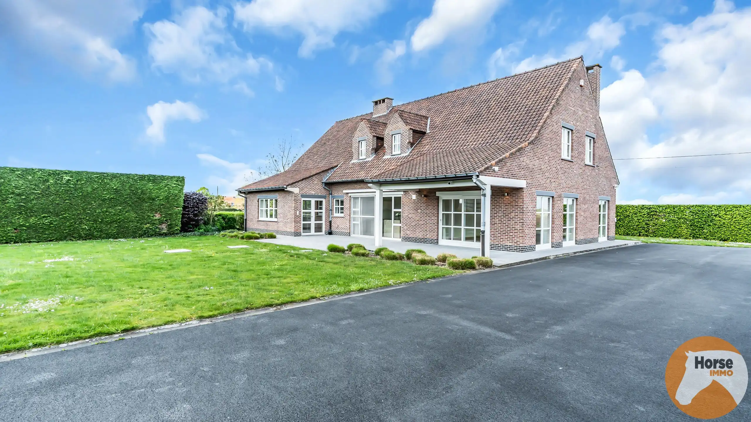 MEISE  – Landelijke woning met 3 loodsen op prachtig perceel foto 30