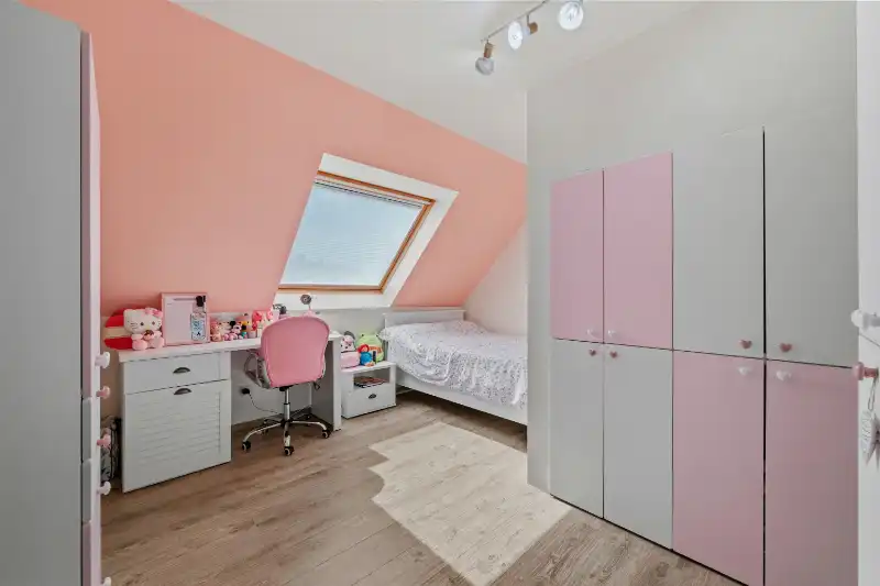 Roeselare- Beitem :  Karaktervolle gezinsvilla met verrassend veel ruimte en hedendaags wooncomfort voorzien van&nbsp; 5 à 6 slpks. foto 12