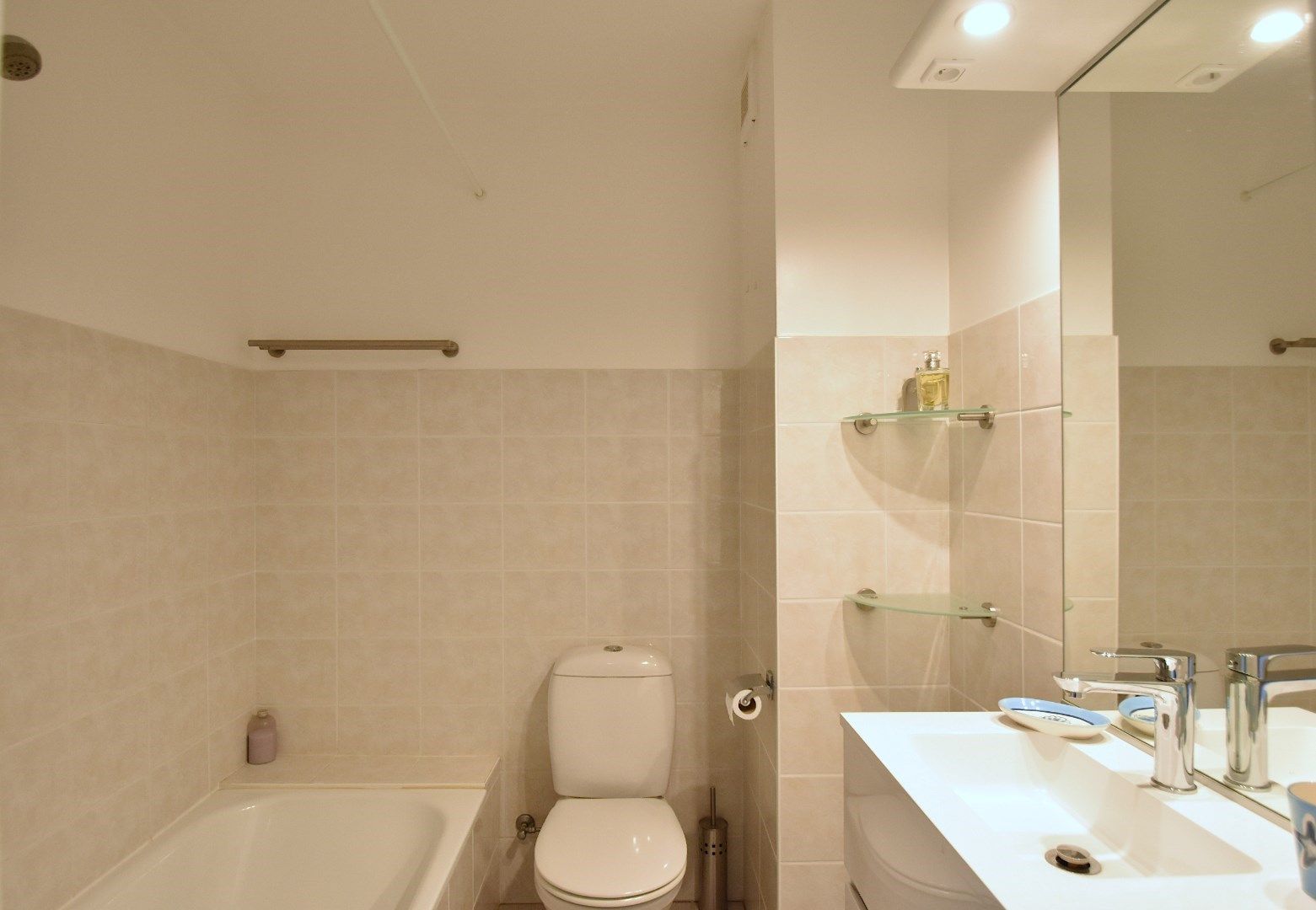 Recent gerenoveerde en modern ingerichte studio met zicht op het Duinenbos foto 13
