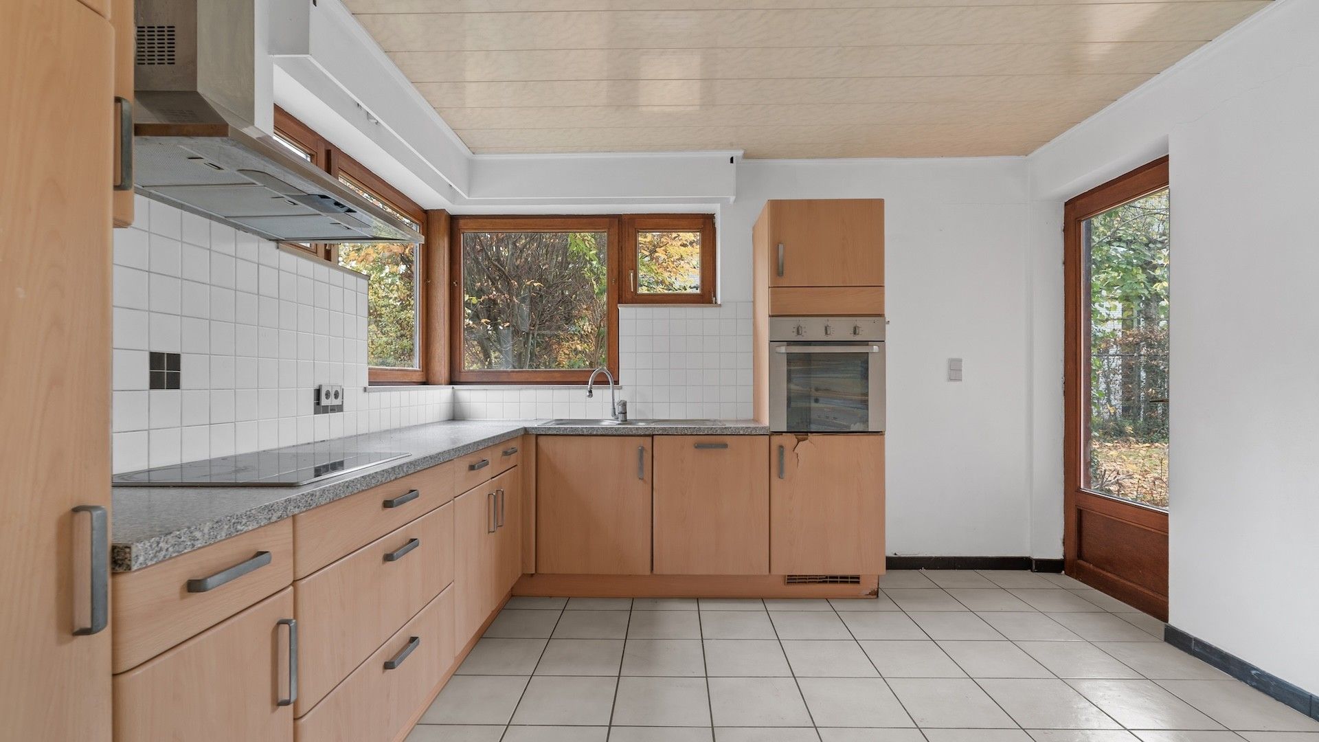 Vrijstaande woning te Molenblook (Genk) op een perceel van 9a33ca! foto 9