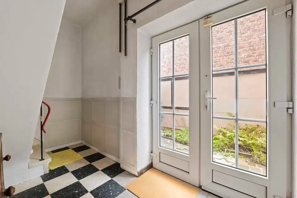 HALFOPEN BEBOUWING MET GARAGE EN GROTE TUIN IN TONGEREN foto 10