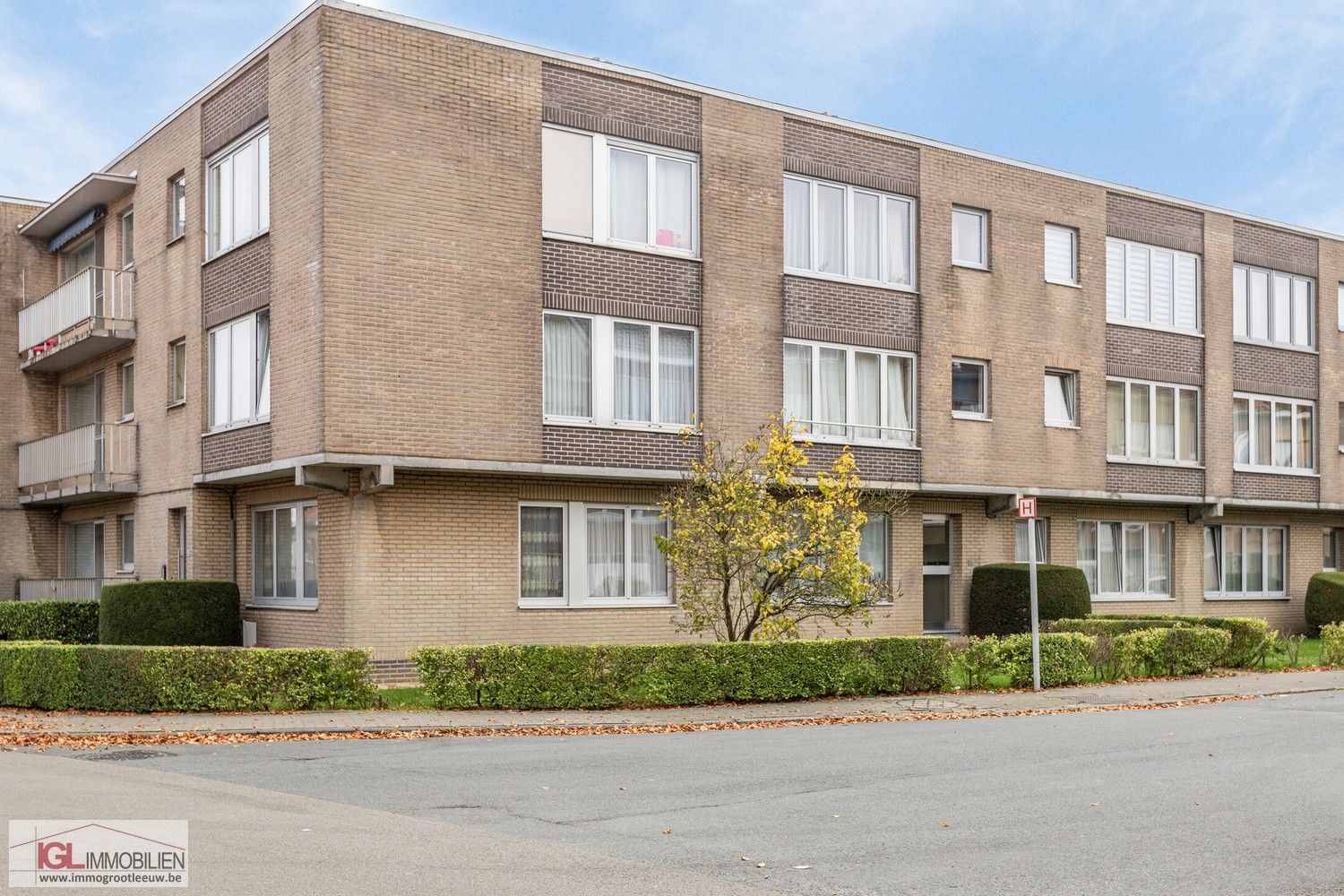 Gerenoveerd gelijkvloersappartement met 1 slaapkamer en 2 autostaanplaatsen foto 13