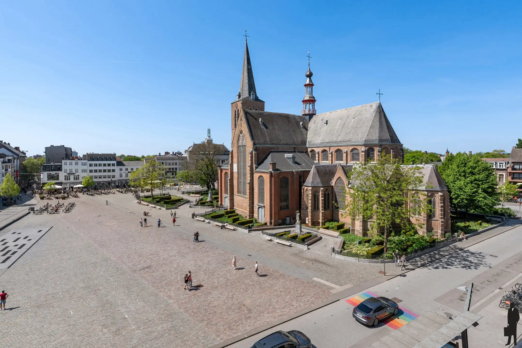 Exclusief appartement van 244m² op de Grote Markt foto 9