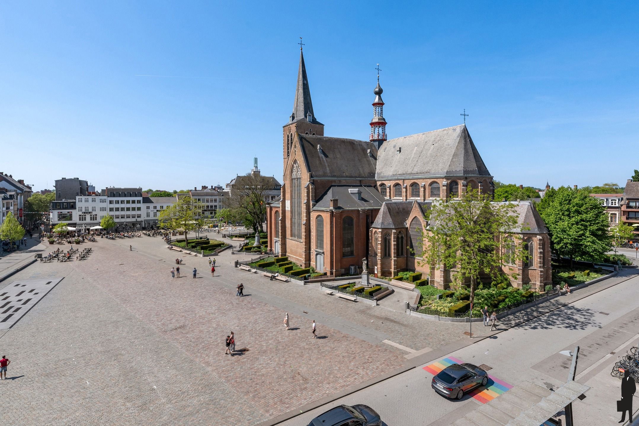 Exclusief appartement van 244m² op de Grote Markt foto 9