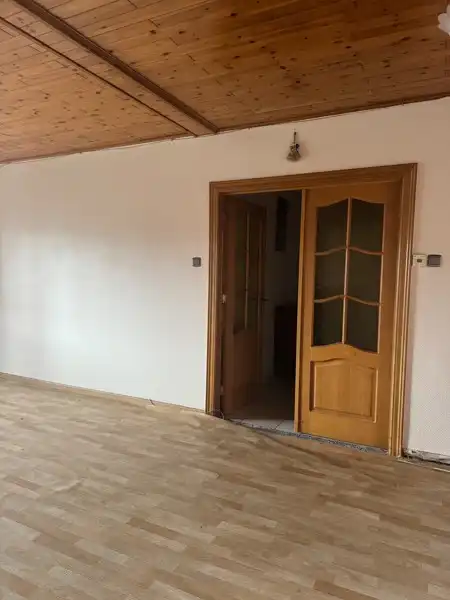 Handelspand met woonst op een strategische ligging. foto 20