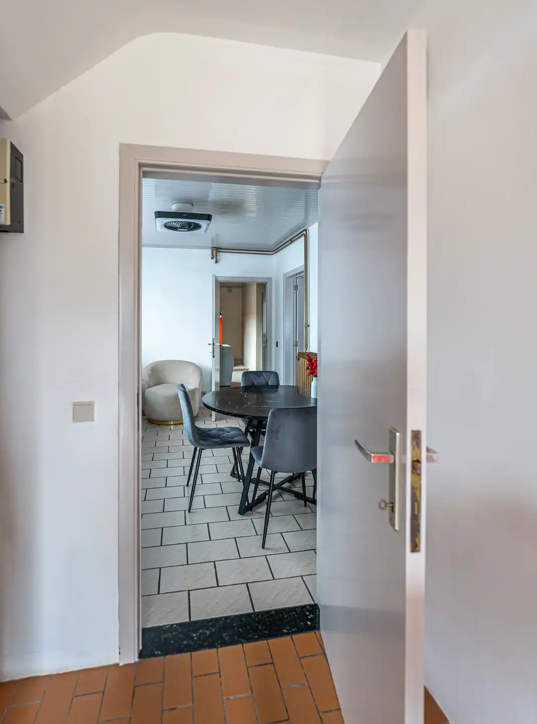 Aangenaam gezinswoning met garage en tuin foto 7