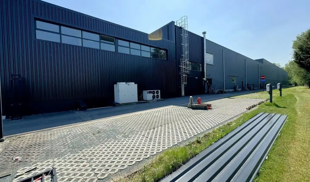 Magazijn met kantoor te huur op logistieke site te Bornem foto 20