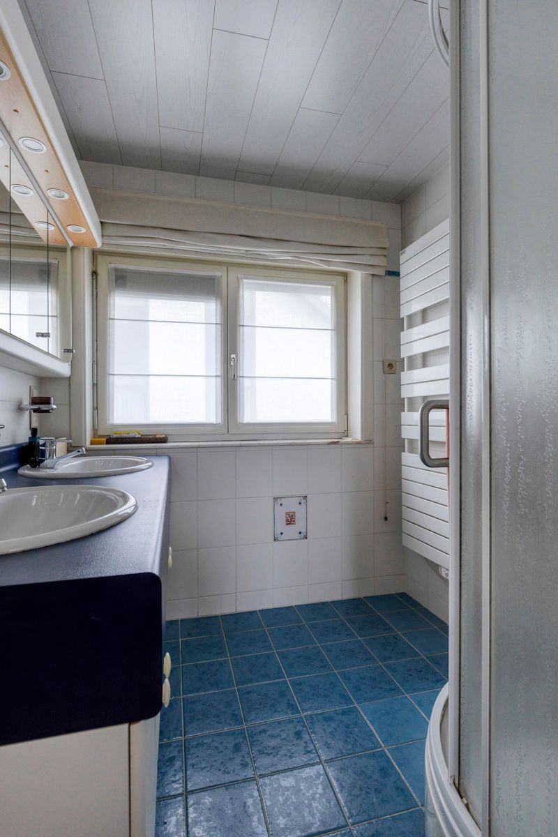 Instapklare villa in doodlopende straat aan natuurgebied! foto 23