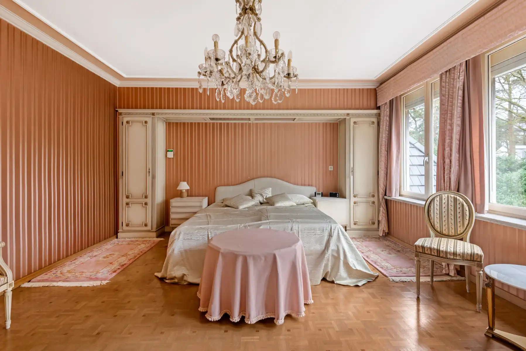 Te renoveren villa op toplocatie, voorkant Schilde  foto 9